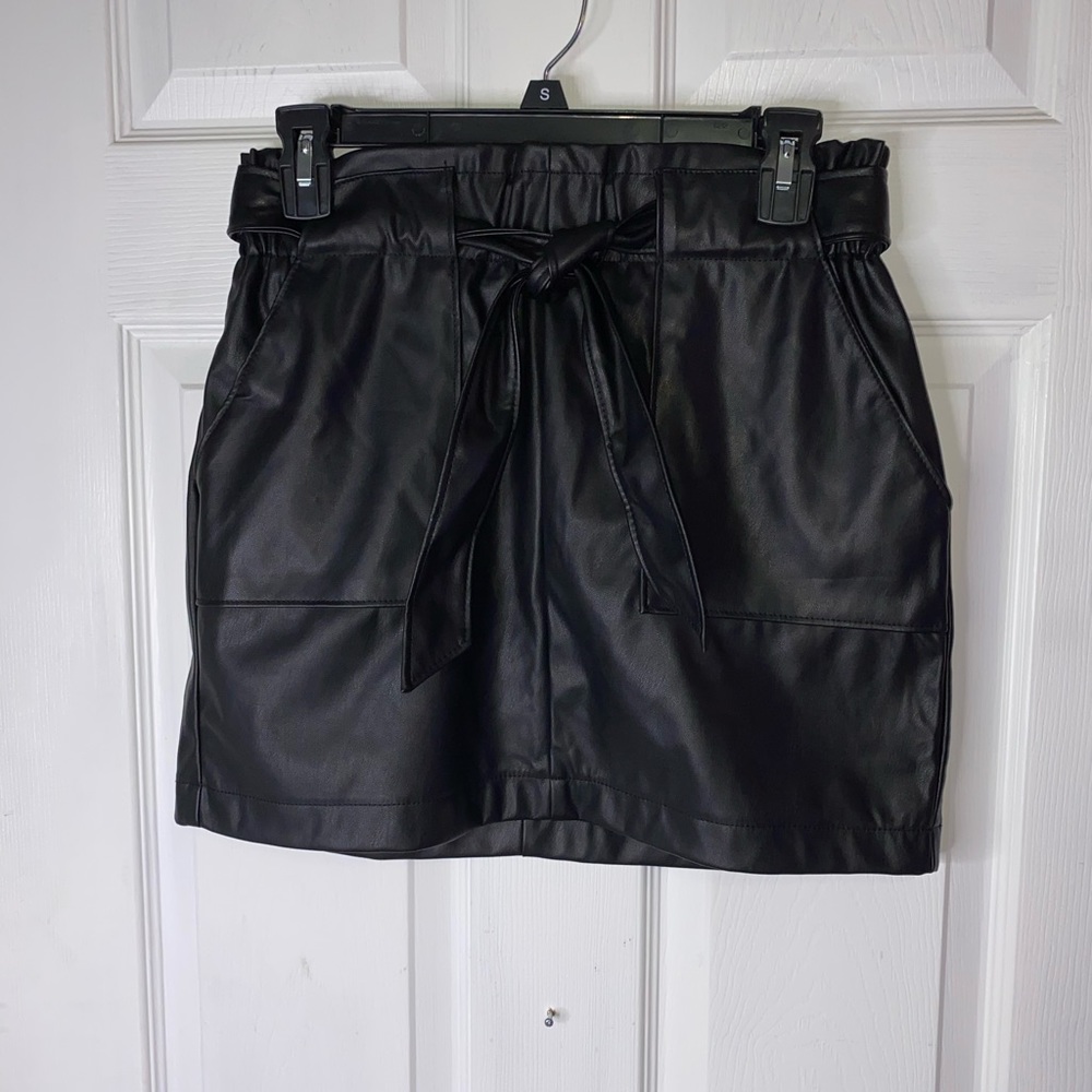 Night out in the town or got a hot date then this skirt is for you!